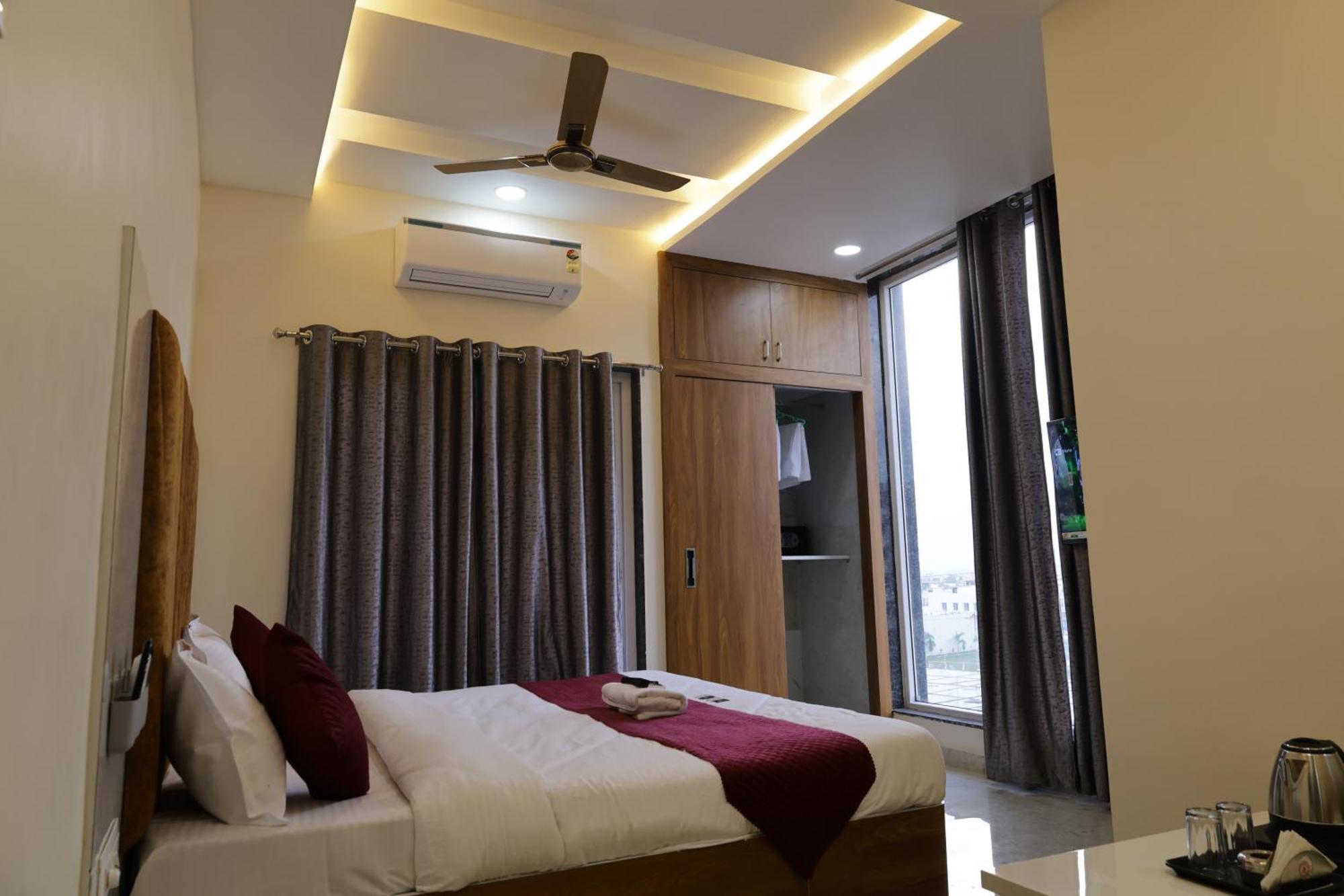 Hotel The Prime Land Hoshangabad Eksteriør bilde