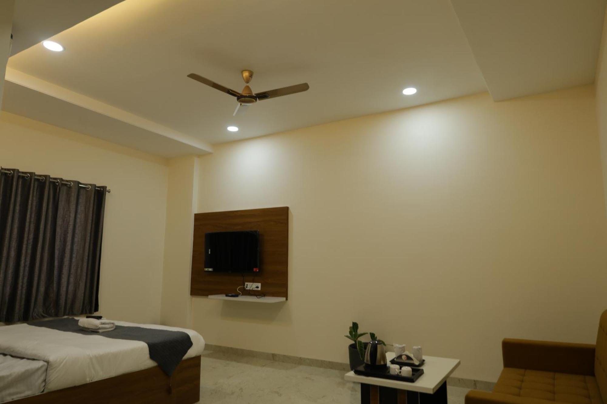Hotel The Prime Land Hoshangabad Eksteriør bilde